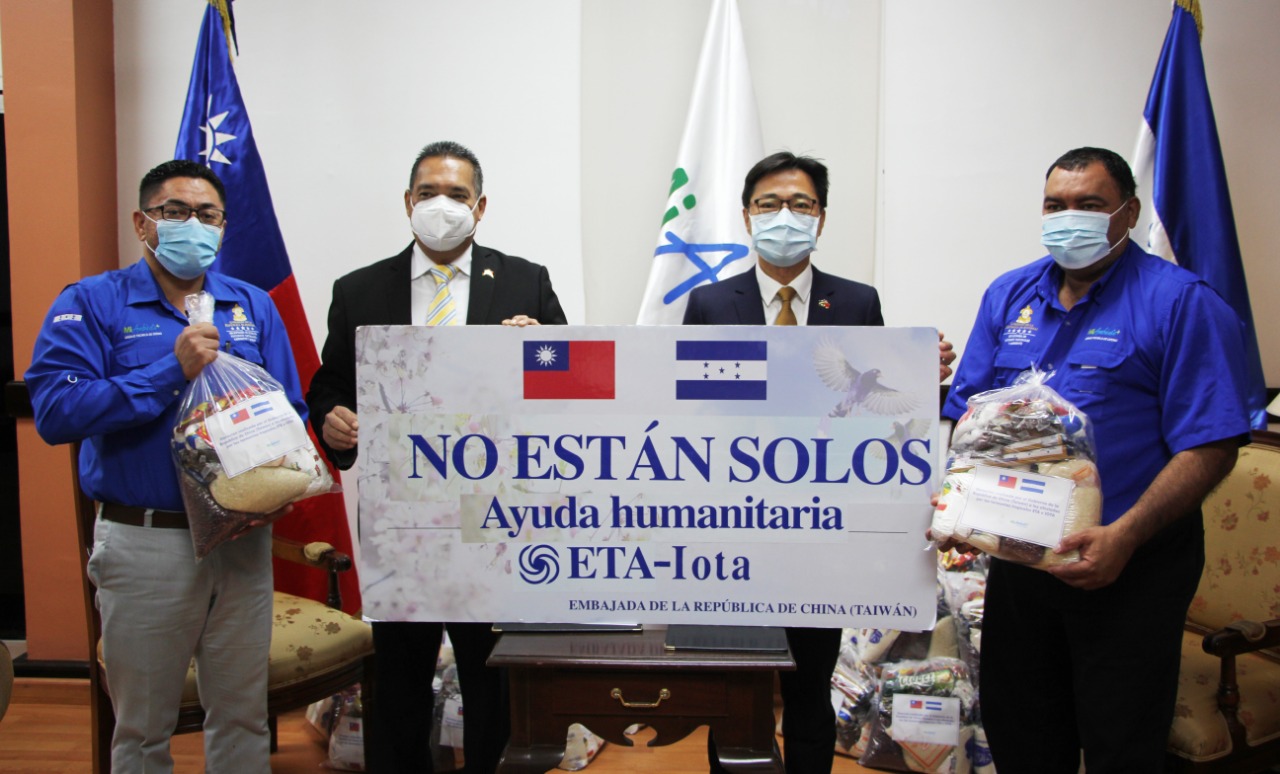 Embajada de China (Taiwán) entrega donativo a «MiAmbiente» para afectados por Iota y Eta