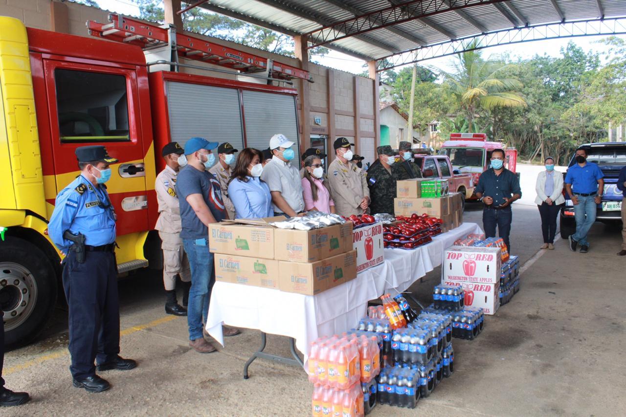 Reinaldo Sánchez comparte con personal de atención en la primera línea desastres naturales y la pandemia