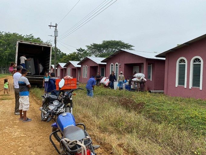 Primeros damnificados en SPS por tormentas Iota y Eta reciben viviendas del Gobierno Primeros damnificados en SPS por tormentas Iota y Eta reciben viviendas del Gobierno