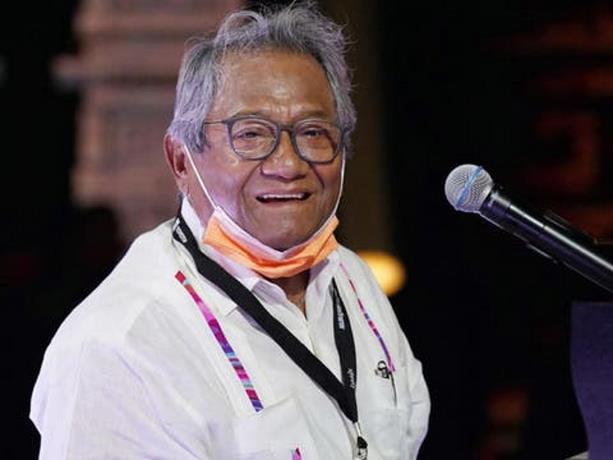 Intuban al cantautor mexicano  Armando Manzanero por agotamiento físico ante Covid-19
