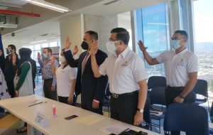 Autoridades juramentan una comisión tripartita que negociará el nuevo salario mínimo