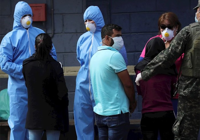 Francis Contreras: «Nos hemos relajado como sociedad lo cual es preocupante, ante un nuevo embate de la enfermedad» Francis Contreras: «Nos hemos relajado como sociedad lo cual es preocupante, ante un nuevo embate de la enfermedad»