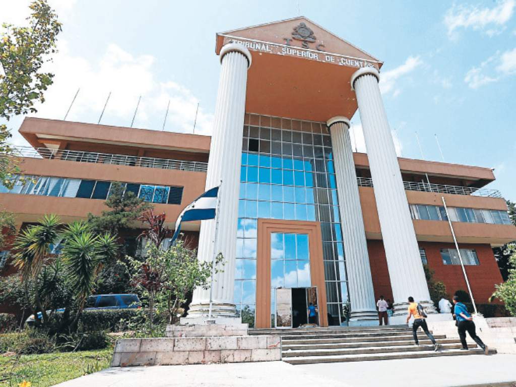 INVEST envía contratos firmados durante la emergencia por Eta y Iota al TSC INVEST envía contratos firmados durante la emergencia por Eta y Iota al TSC