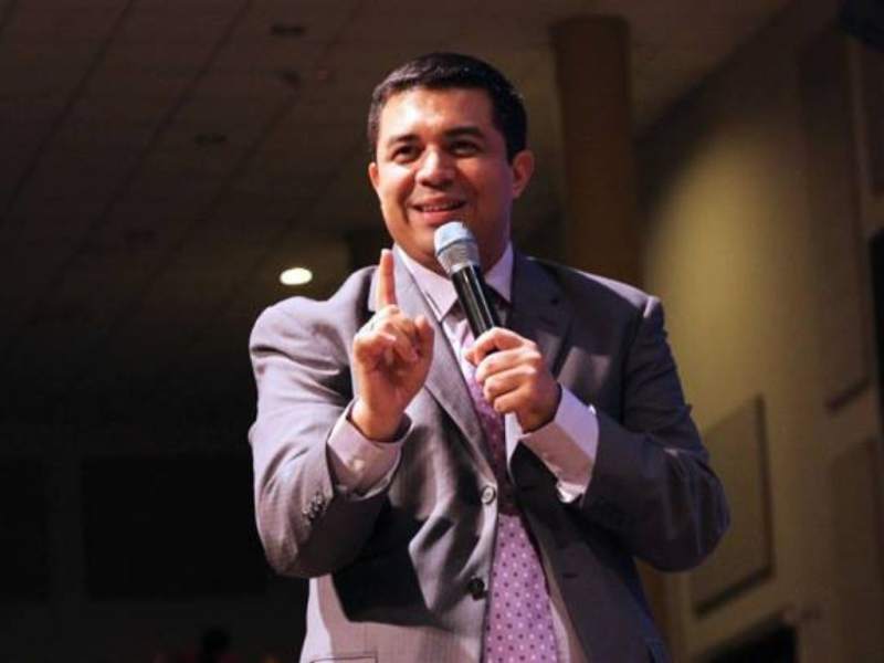 Pastor Mario E. Fumero lamenta la muerte del líder religioso Miguel Montoya Pastor Mario E. Fumero lamenta la muerte del líder religioso Miguel Montoya