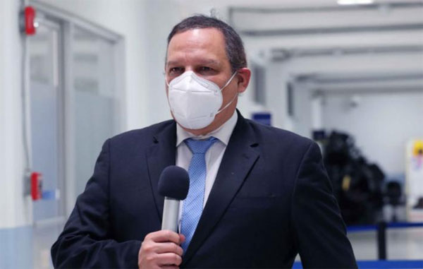 Autoridades sanitarias vigilaran voluntarios del proceso de combinación de vacunas