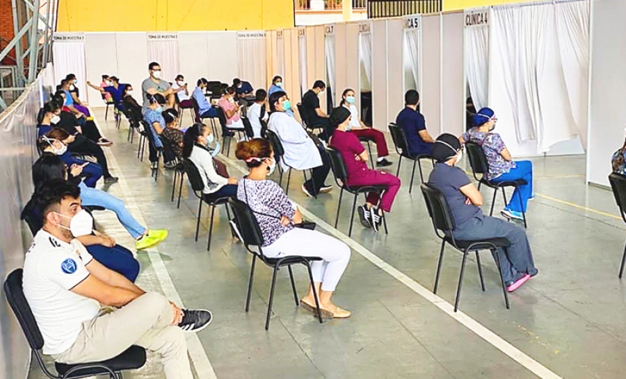 Médicos piden a la población cuidarse porque la pandemia está en aumento