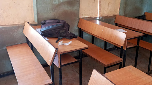 Hombres armados atacan una escuela en Nigeria y secuestran a alrededor de 200 estudiantes Hombres armados atacan una escuela en Nigeria y secuestran a alrededor de 200 estudiantes