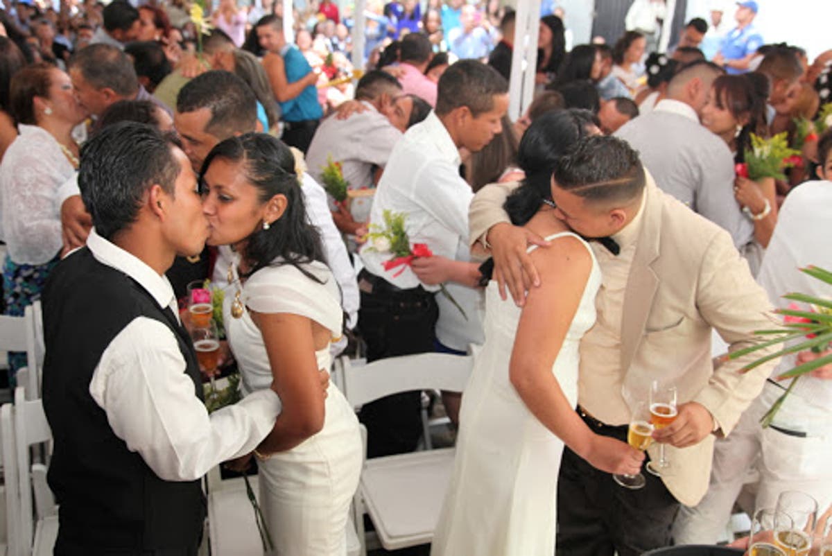¡En medio de la pandemia! 18 parejas se juran amor eterno en bodas gratis en La Ceiba ¡En medio de la pandemia! 18 parejas se juran amor eterno en bodas gratis en La Ceiba