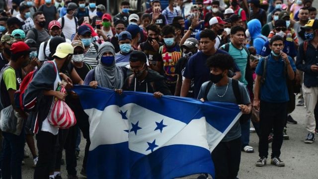Unos dos mil migrantes hondureños parten rumbo a los EEUU, mientras Guatemala redobla las medidas de bioseguridad Unos dos mil migrantes hondureños parten rumbo a los EEUU, mientras Guatemala redobla las medidas de bioseguridad