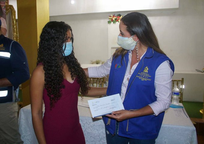 Turismo entrega capital semilla a 74 emprendedores de Colón Turismo entrega capital semilla a 74 emprendedores de Colón