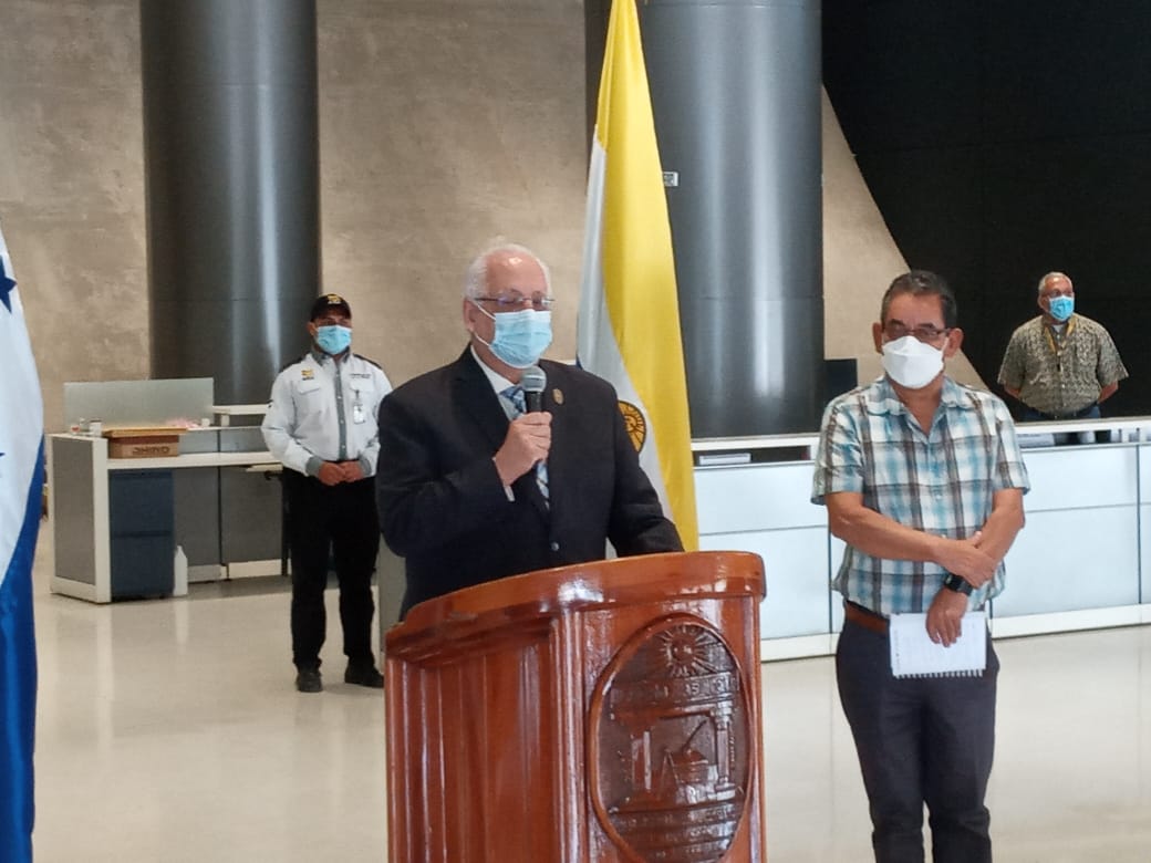 La UNAH  proporcionará  un super congelador  y se convertirá en el centro de distribución de la vacuna contra la Covid-19