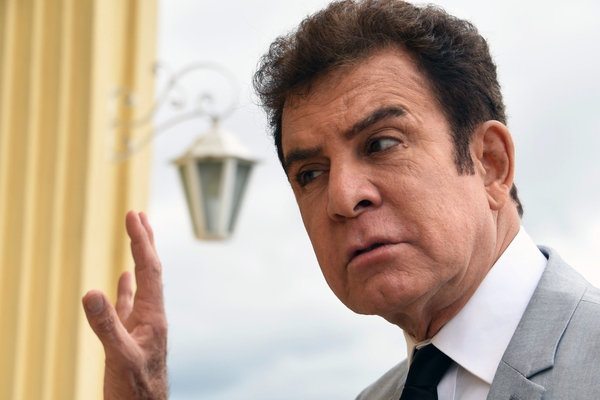 Salvador Nasralla, asegura que Juan Orlando Hernández intenta dar un golpe a la democracia