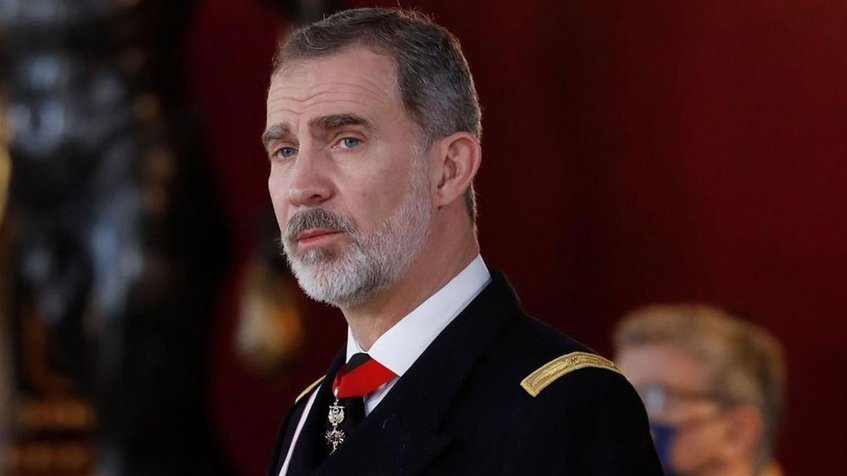 Felipe VI congela su sueldo y el de toda la Familia Real Felipe VI congela su sueldo y el de toda la Familia Real