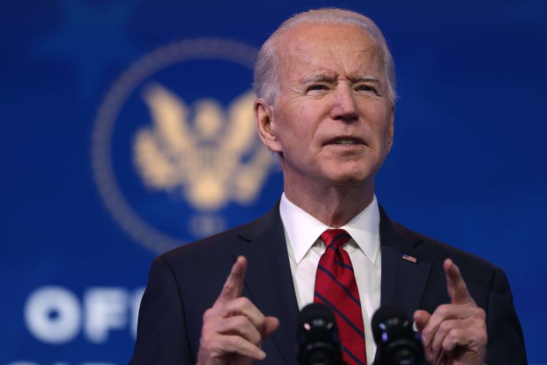 Biden ayuda a acceder a la salud y elimina obstáculos al aborto