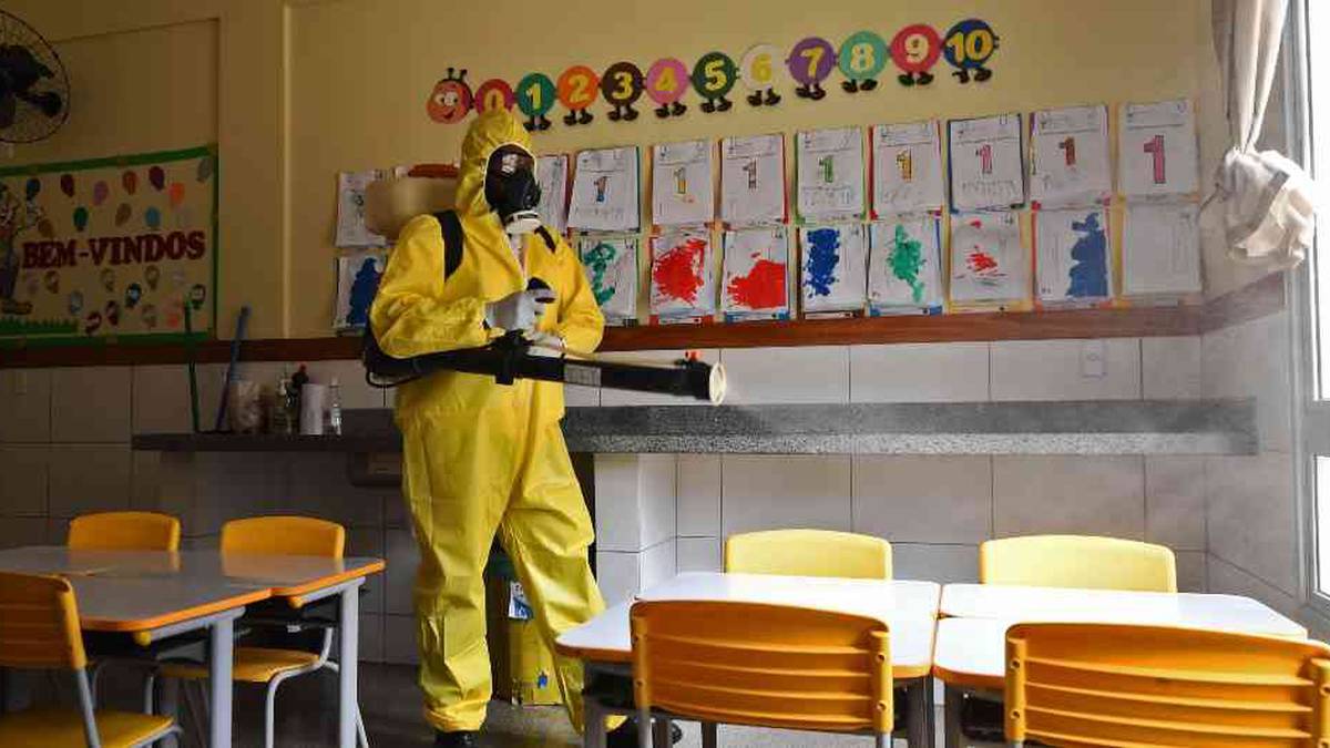 Ministro de Educación: «Muy difícil retornar a clases presenciales en este momento»  