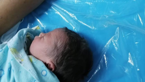 Un  bello varón es el primero en nacer en el  2021 en el Hospital Mario Catarino Rivas de SPS