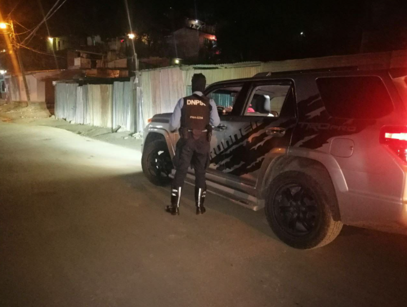 Por incumplimiento al toque de queda más de 300 personas fueron detenidas por la Policía Nacional