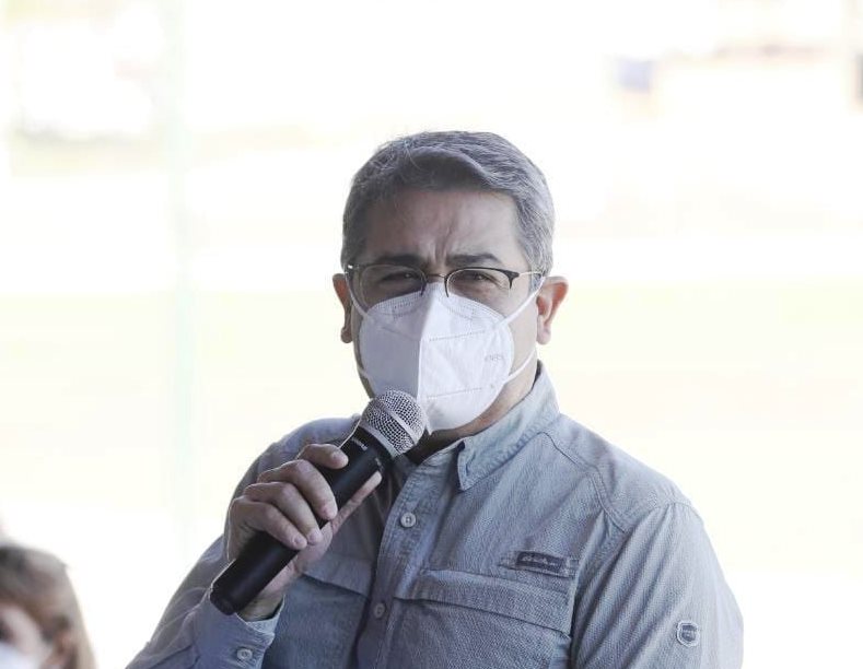 Presidente Hernández participa en ceremonia de reconocimiento a la FNAMP Presidente Hernández participa en ceremonia de reconocimiento a la FNAMP