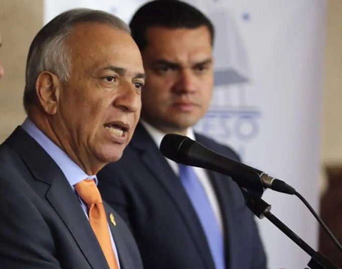 Oliva nombra a Zambrano presidente de Comisión que dictaminará prohibición constitucional del aborto Oliva nombra a Zambrano presidente de Comisión que dictaminará prohibición constitucional del aborto