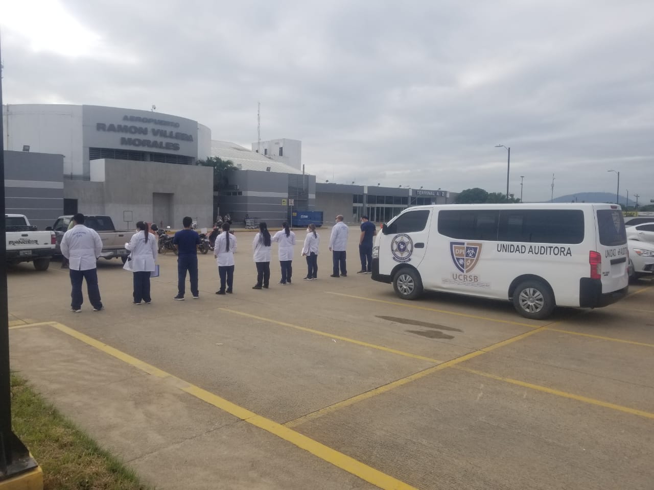 Policía realiza inspección de medidas de bioseguridad en aeropuerto Ramón Villeda Morales Policía realiza inspección de medidas de bioseguridad en aeropuerto Ramón Villeda Morales