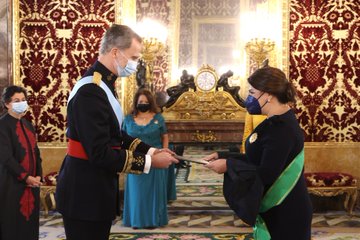 Embajadora de Honduras, María Dolores Agüero Lara entrega cartas credenciales al Rey de España Embajadora de Honduras, María Dolores Agüero Lara entrega cartas credenciales al Rey de España