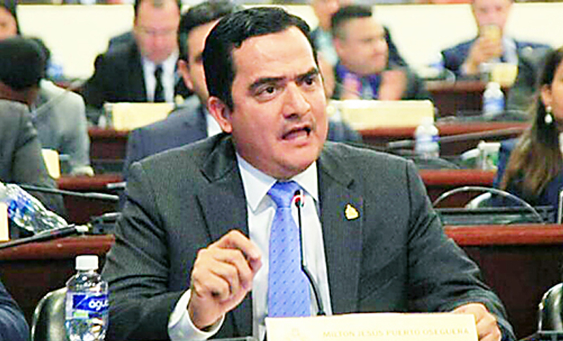 Mario Pérez: «Lo que busca mi iniciativa es que el aborto quede prohibido en la Constitución»