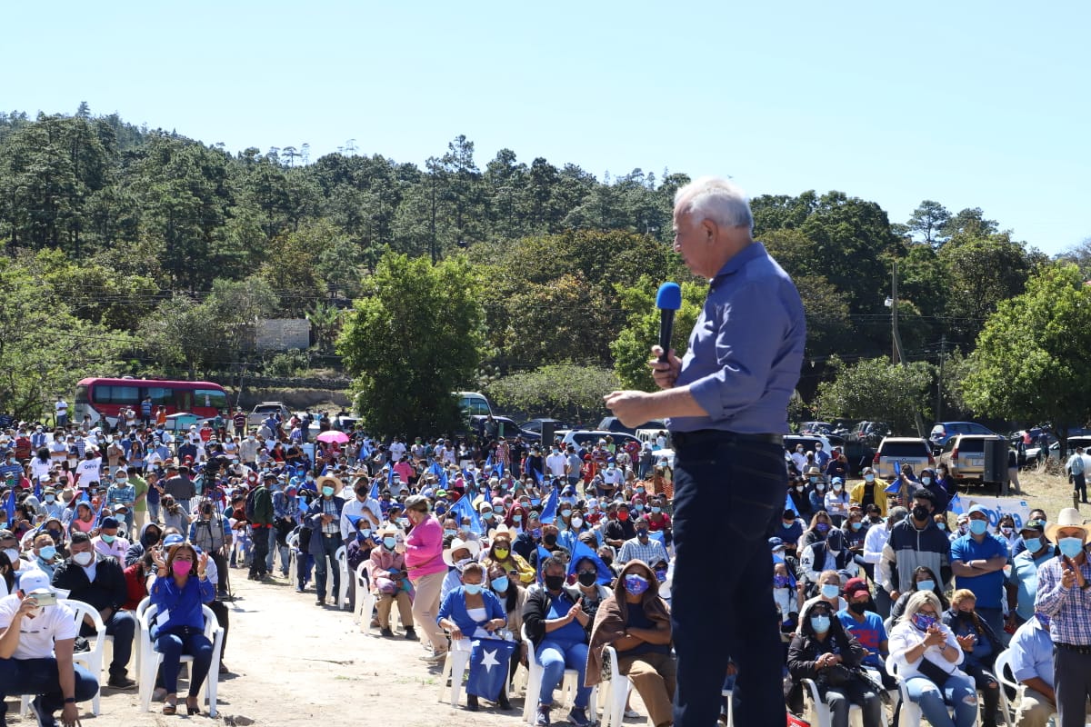 Mauricio Oliva en Ojojona: «Nosotros creemos en la política de la esperanza, no en la política del miedo”. Mauricio Oliva en Ojojona: «Nosotros creemos en la política de la esperanza, no en la política del miedo”.