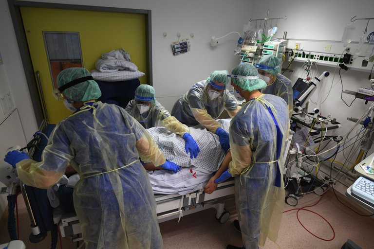 Alemania volvió a registrar casi mil muertes por coronavirus en las últimas 24 horas