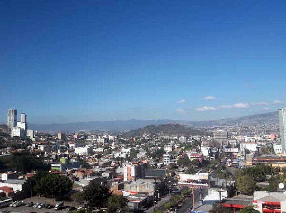 Hoy imperarán temperaturas cálidas con lluvias y chubascos débiles en algunas regiones del país Hoy imperarán temperaturas cálidas con lluvias y chubascos débiles en algunas regiones del país