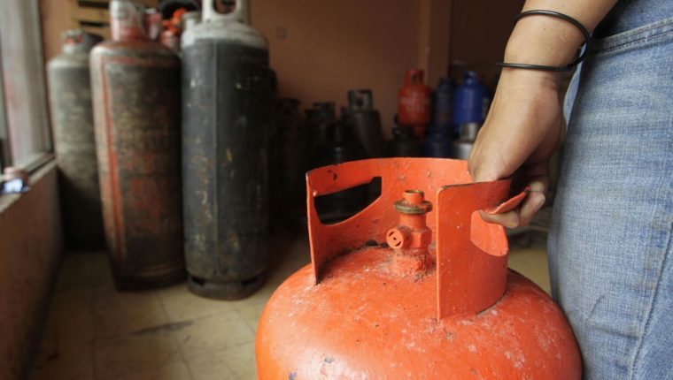 Gobierno deja sin efecto el aumento al cilindro de gas