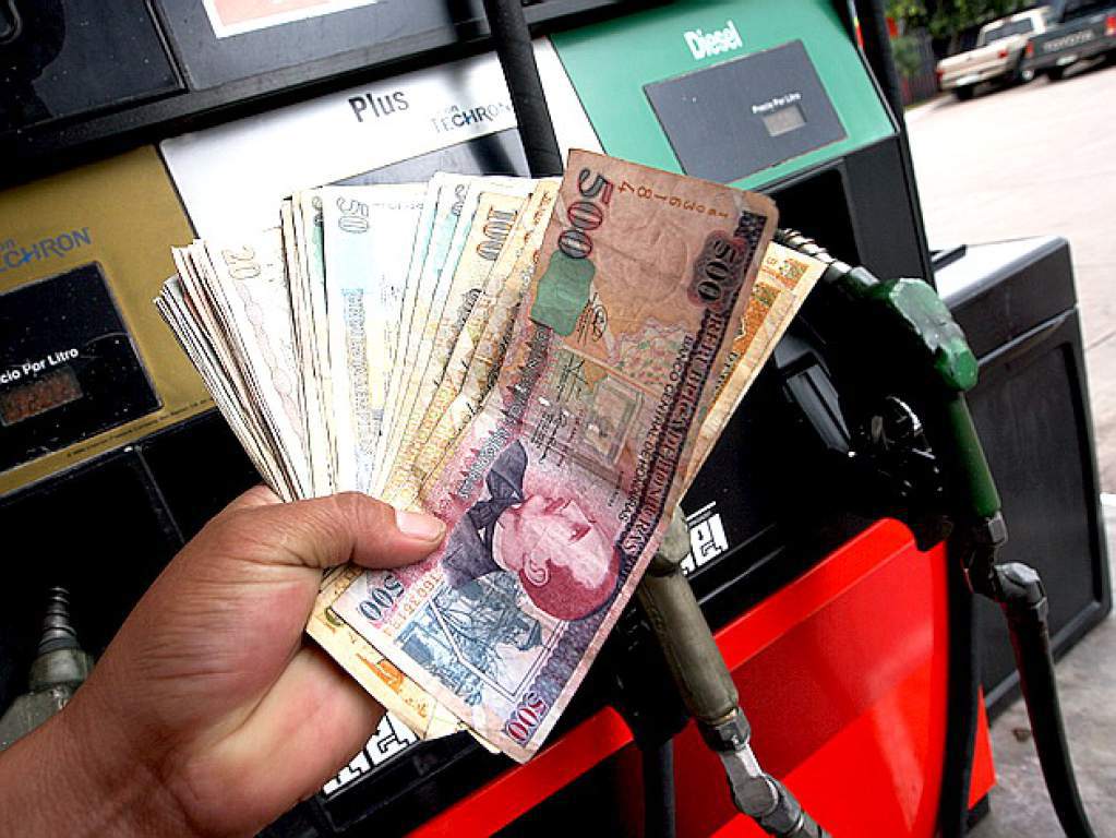 Las gasolinas sufrirán nuevos incrementos a partir de  este lunes 1 de febrero