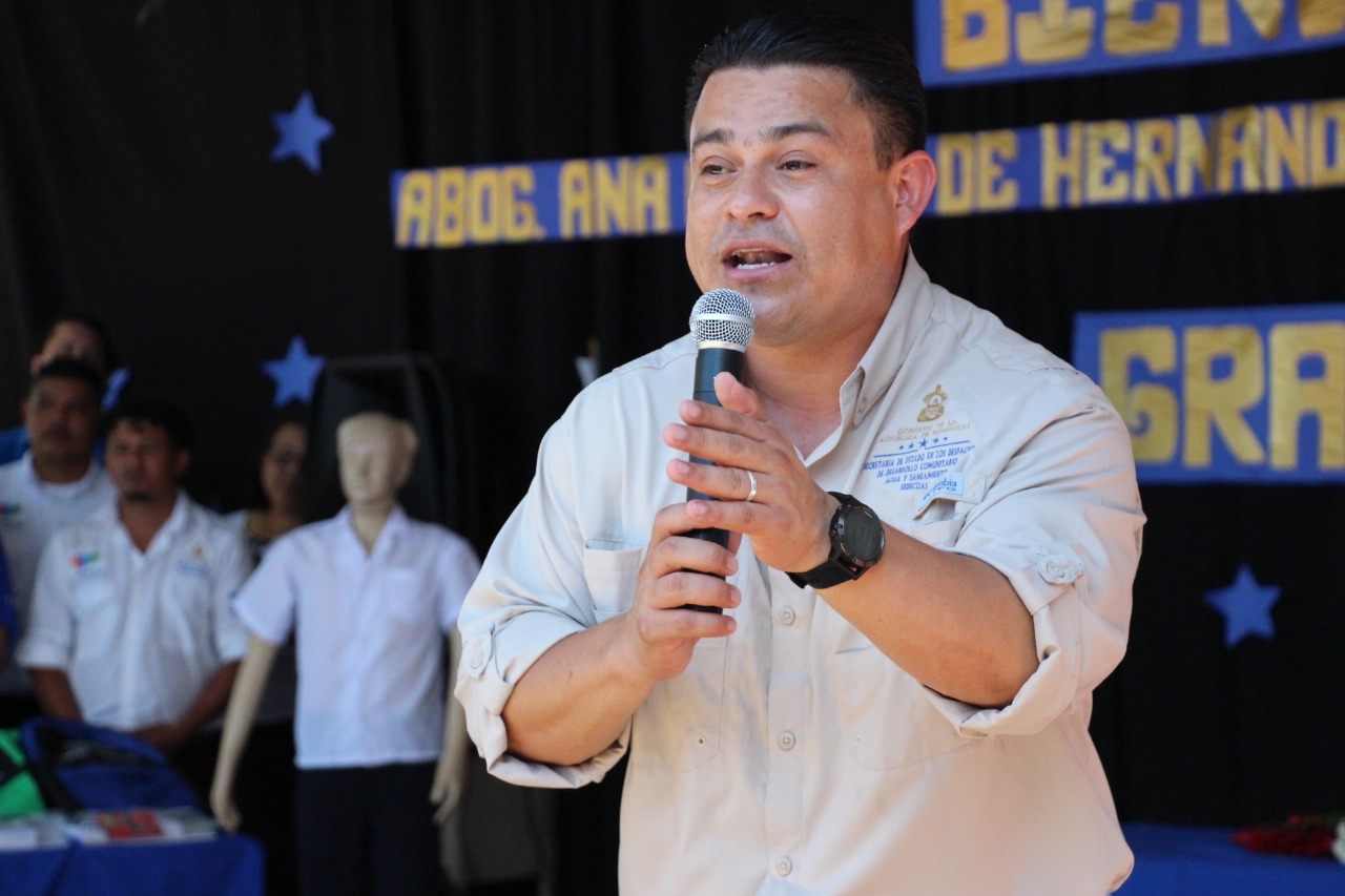 L 1,000 millones invertirá gobierno en reparar 534 centros educativos L 1,000 millones invertirá gobierno en reparar 534 centros educativos