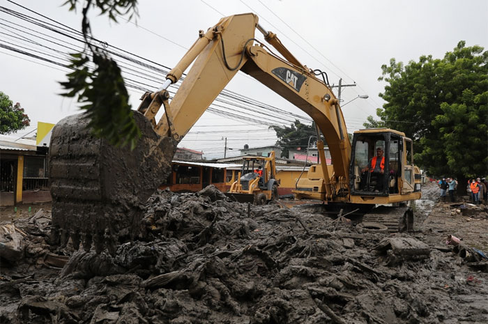 Más de 853,300 toneladas de escombros han removido del Valle de Sula   