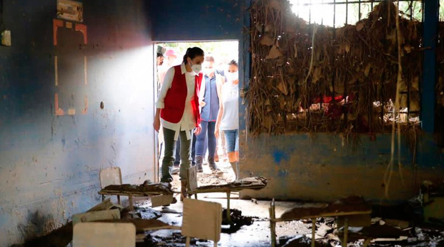 Unos $ 150 millones invertirá el gobierno en reconstrucción de centros educativos afectados por Iota y Eta 