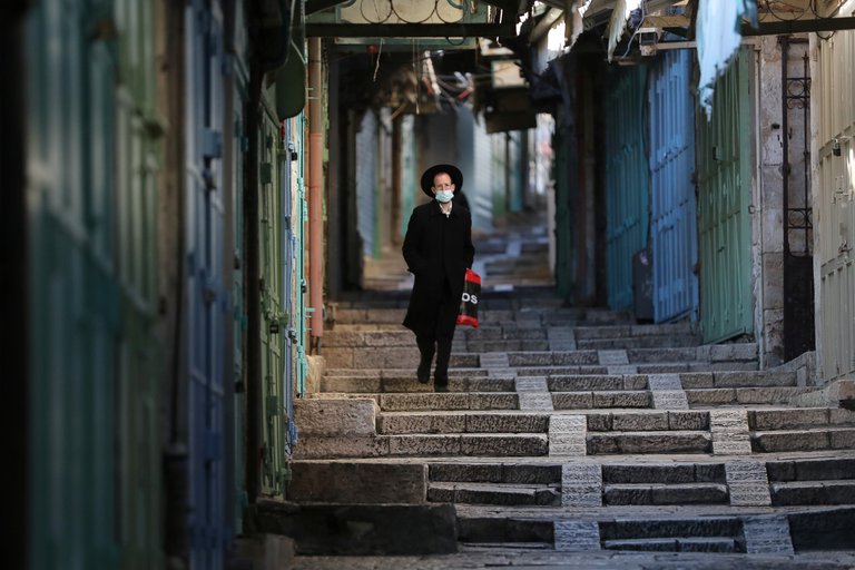 Israel decretó un nuevo confinamiento de 14 días ante el aumento de casos Israel decretó un nuevo confinamiento de 14 días ante el aumento de casos