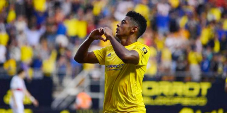 West Ham United ofrece 15 millones de Euros por el Choco Lozano