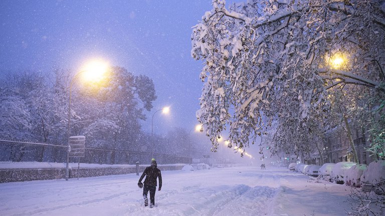 Al menos tres personas murieron por la tormenta de nieve en España