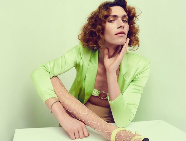 Sophie, cantante y DJ escocesa, muere a los 34 años en “un accidente repentino” Sophie, cantante y DJ escocesa, muere a los 34 años en “un accidente repentino”