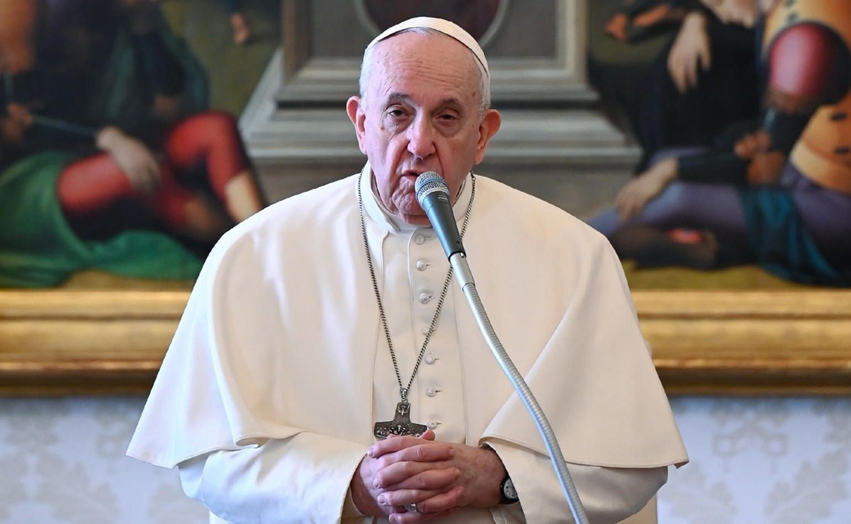 El papa pide rezar por empleados de salud que mostraron su valor en la pandemia