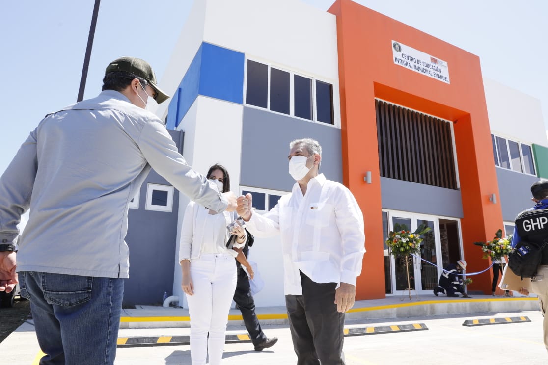 Presidente Hernández inauguró Centro de Educación Integral en Puerto Cortés