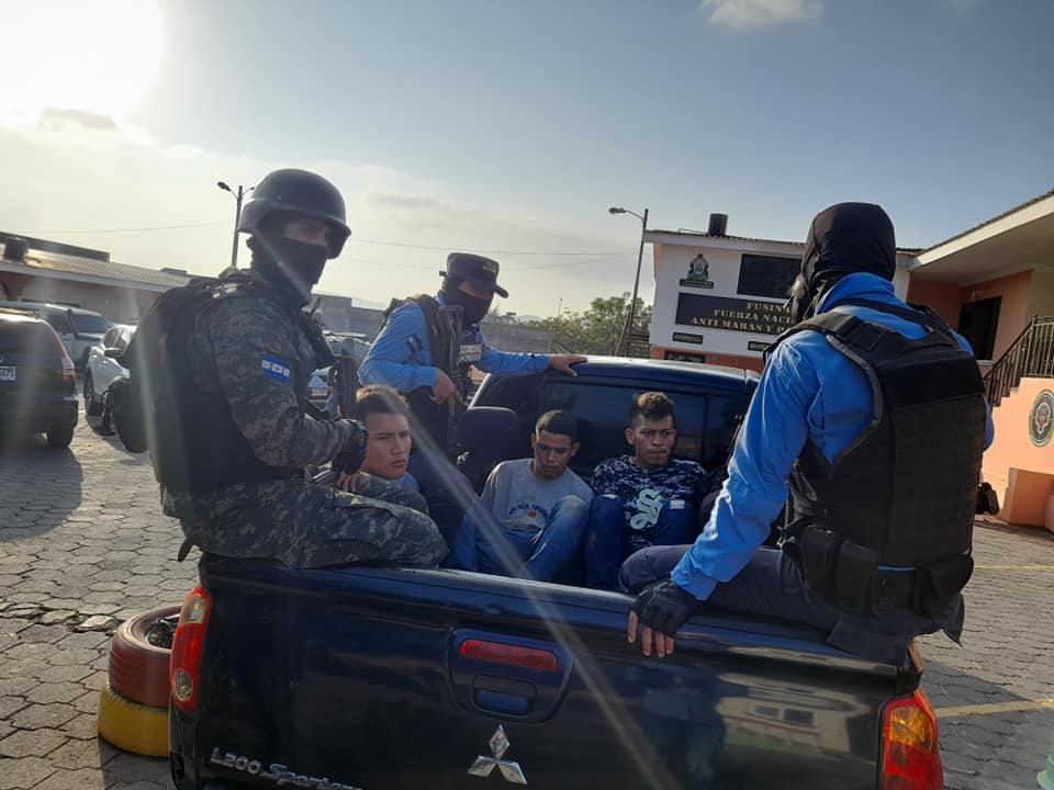 Tras tenas persecución capturan a los tres supuestos asesinos de dos hermanas en la capital