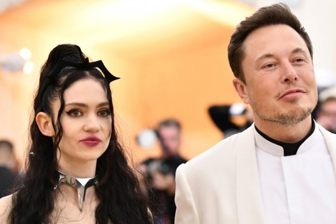 Grimes quiere que Elon Musk cargue su conciencia en un cuerpo artificial