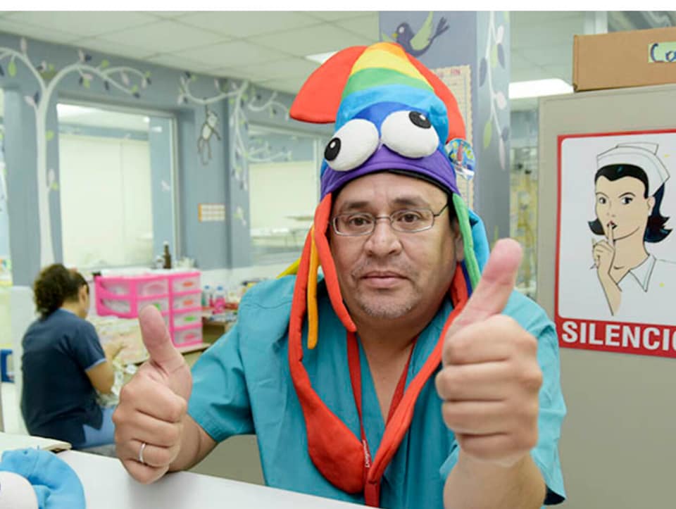 Fallece el pediatra Gustavo Bustillo el “Patch Adams” de los niños por Covid-19 Fallece el pediatra Gustavo Bustillo el “Patch Adams” de los niños por Covid-19