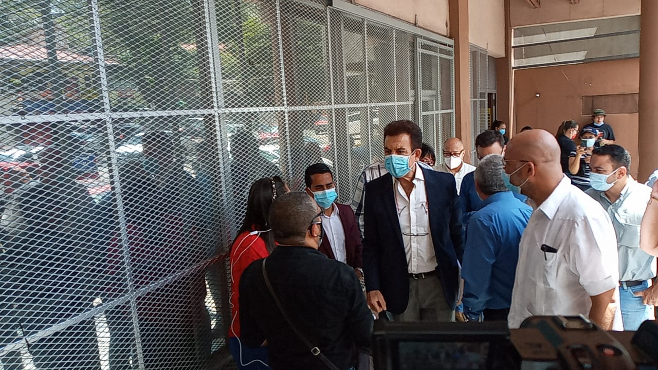 Salvador Nasralla exige al MP un pronto despacho de las denuncias interpuestas