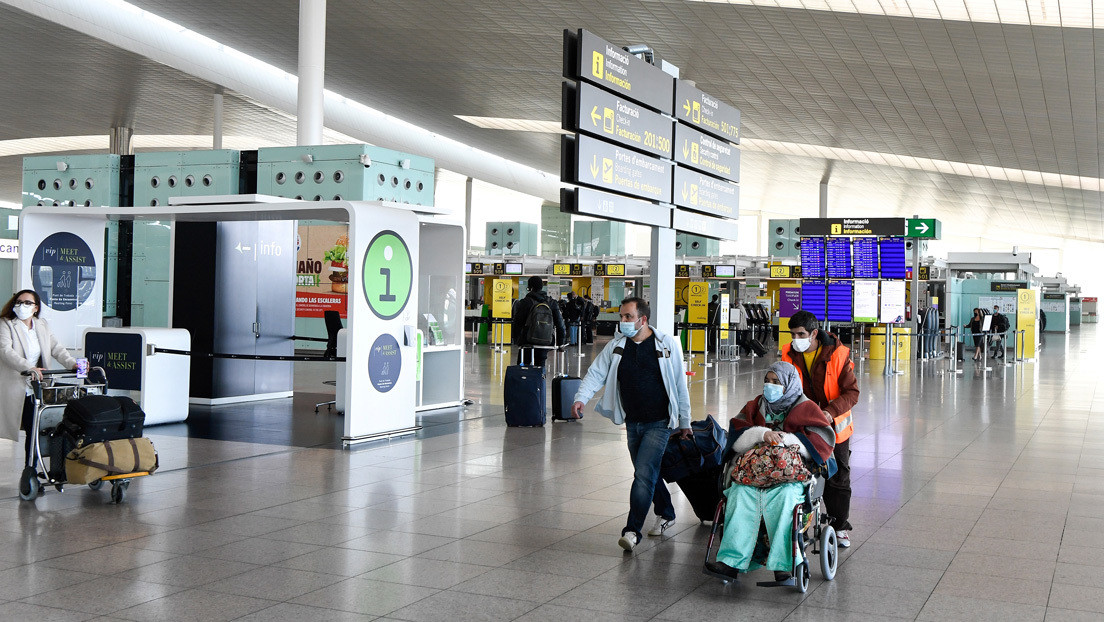 España suspende los vuelos con Brasil y Sudáfrica para frenar la expansión de las nuevas cepas de coronavirus España suspende los vuelos con Brasil y Sudáfrica para frenar la expansión de las nuevas cepas de coronavirus