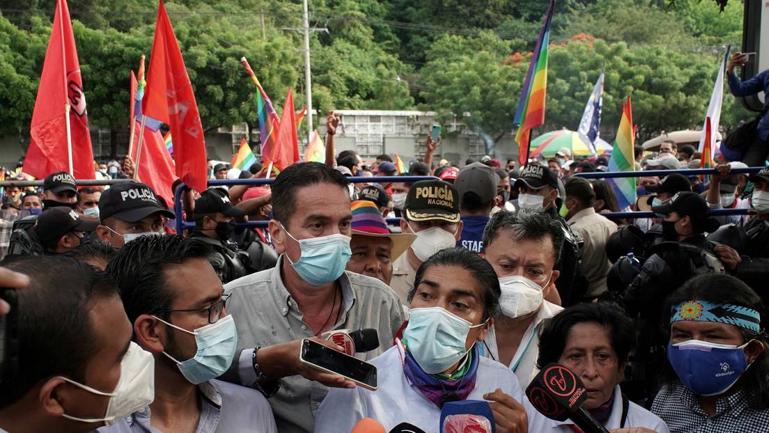 Vamos a pedir el reconteo voto a voto»: El candidato ecuatoriano Yaku Pérez denuncia «fraude» luego que se revirtieran los datos a favor de Lasso