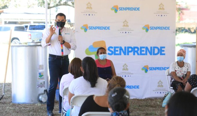 Mujeres campesinas reciben capital semilla en Danlí, El Paraíso