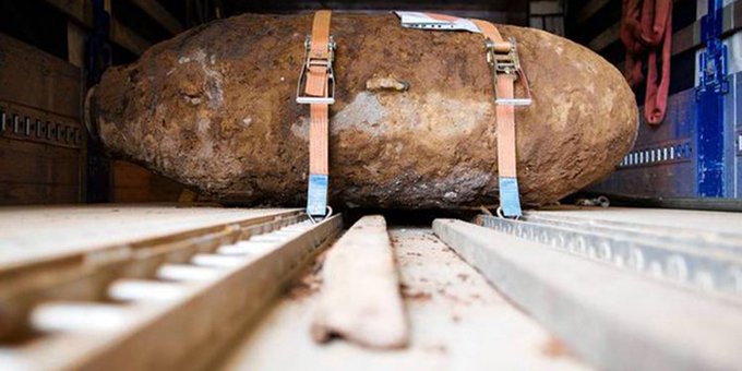 Evacuaron a cientos de estudiantes de una universidad británica tras hallar una bomba de la Segunda Guerra Mundial sin explotar