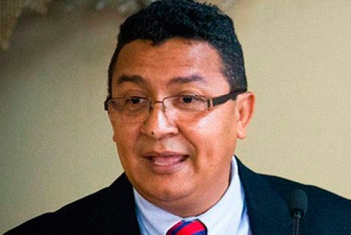 Carlos Hernández:   «El poco dinero que tenemos se lo está llevando EEH y sin cumplir los acuerdos del contrato»