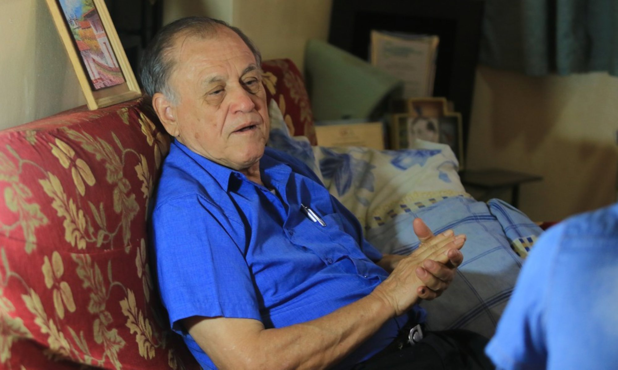 Chelato Uclés será operado de sus cuerdas vocales en México